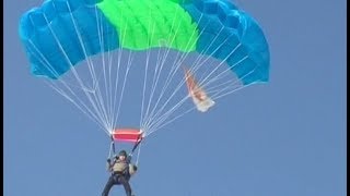 Парашютисты-пожарные Югры прошли обучение в курганском лётном центре Парашютисты-пожарные Югры прошли обучение в курганском лётном центре