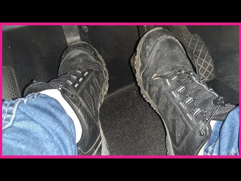 472 - Boring Pedal Pumping with Old Shoes - driving car - Auto fahren mit alten Schuhen - langweilig