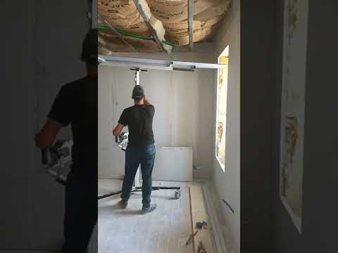 Video: Finisarea pereților din gips-carton într-o casă de lemn cu propriile mâini