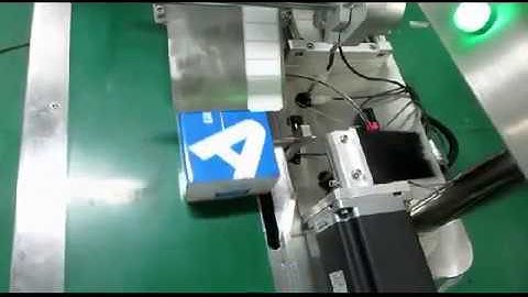 Automatic box corner labeling machine corner wrap label sticker applicator for boxes