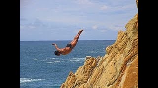 ACAPULCO, MEXICO  - THE CLIFF DIVERS OF LA QUEBRADA