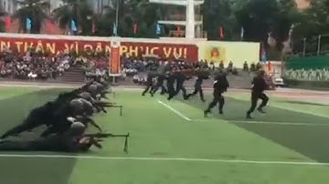 Xem cảnh sát vượt rào lửa, nổ súng tiêu diệt mục tiêu I ANTD