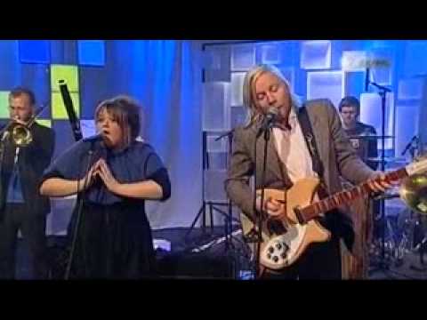 Watch hjaltalín "þú komst við hjartað í mér" live on YouTube