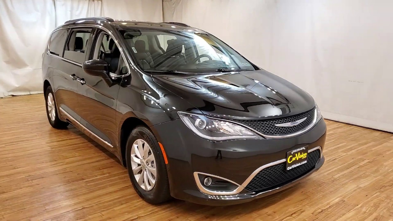 Chrysler pacifica touring l