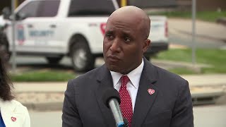 Kansas City firefighter-paramedic dies after being stabbed by patient during transport
Kansas City firefighter-paramedic dies after being stabbed by patient during transport Kansas City firefighter-paramedic dies after being stabbed by patient during transport