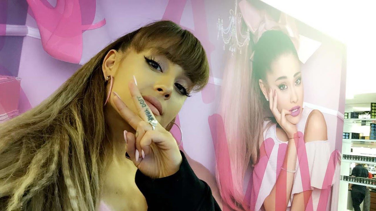 Ari glam. Косметика от арианы гранде. mac viva glam ariana grande 2. ariana grande mac cosmetics. ariana grande mac cosmetics aids.