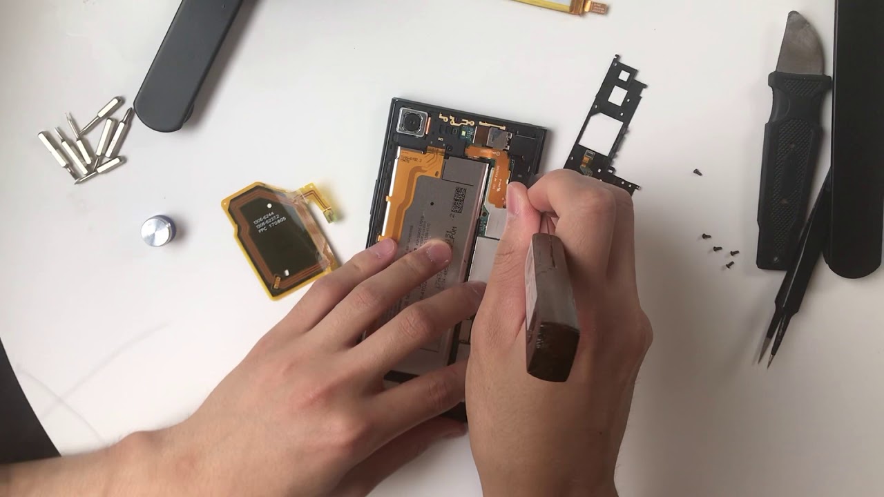 Xperia XZ Premium 修理 分解診断様子 teardown disassembly repair