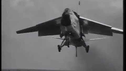 French Navy F-8E(FN) Crusader operations on aircraft carrier