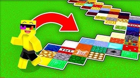 Minecraft But Random Blocks Spawn When You Walk #viralvideo