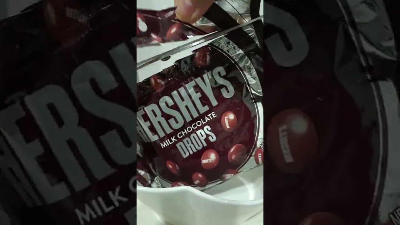 HERSHEY'S CHOCLATE # asmr# short videos # satisfying sounds of sweets  and yummy Hershey's chocolate