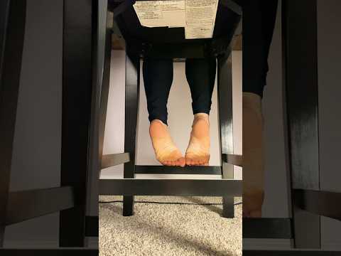 Feet dangling | ASMR & CRUSHING