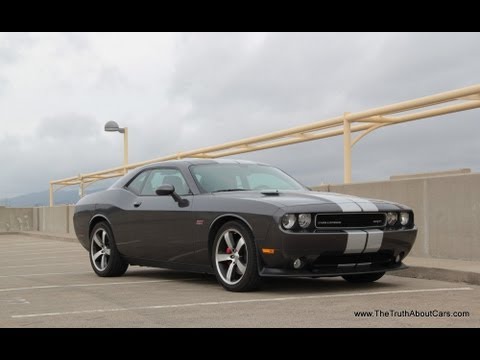 2013-dodge-challenger-srt8-392-review-and-road-test-(manual-transmission)