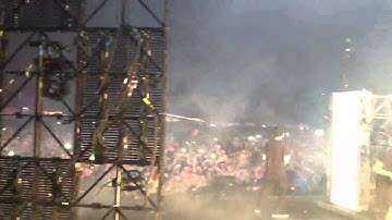 Lucky fan gets to "Push The Button" Above&Beyond Electric Z