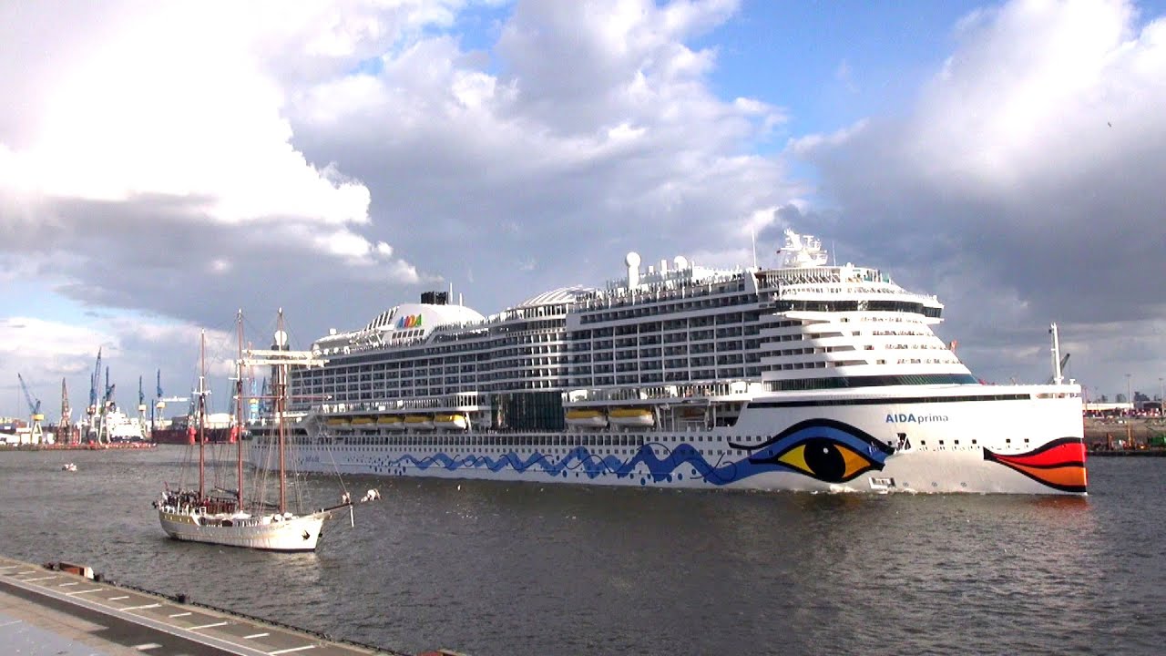 AIDAprima + AIDAmar / Gemeinsames Auslaufen Hamburg 2016