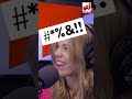 Becky Hill finner ut at man kan banne?! På radioen?!