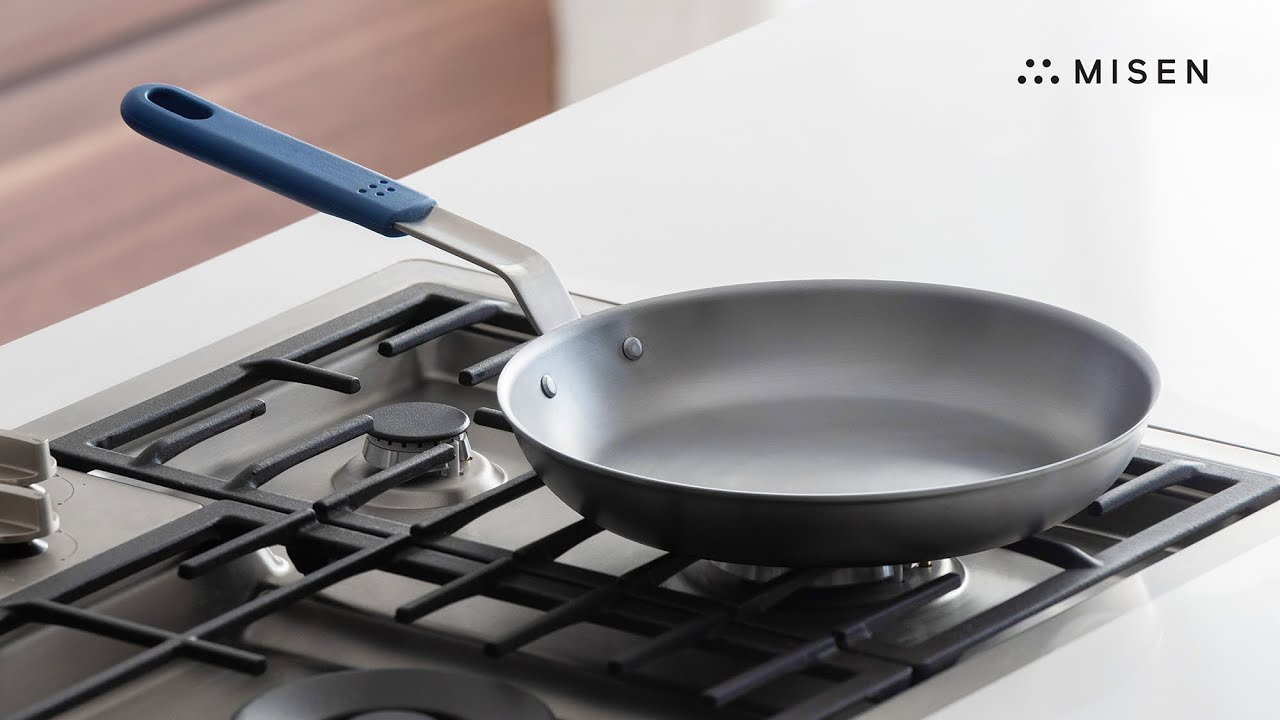 The Misen Carbon Steel Pan