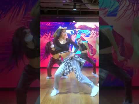 Dance Lisa, dance! #shorts #lisa - Dance Lisa, dance! #shorts #lisa