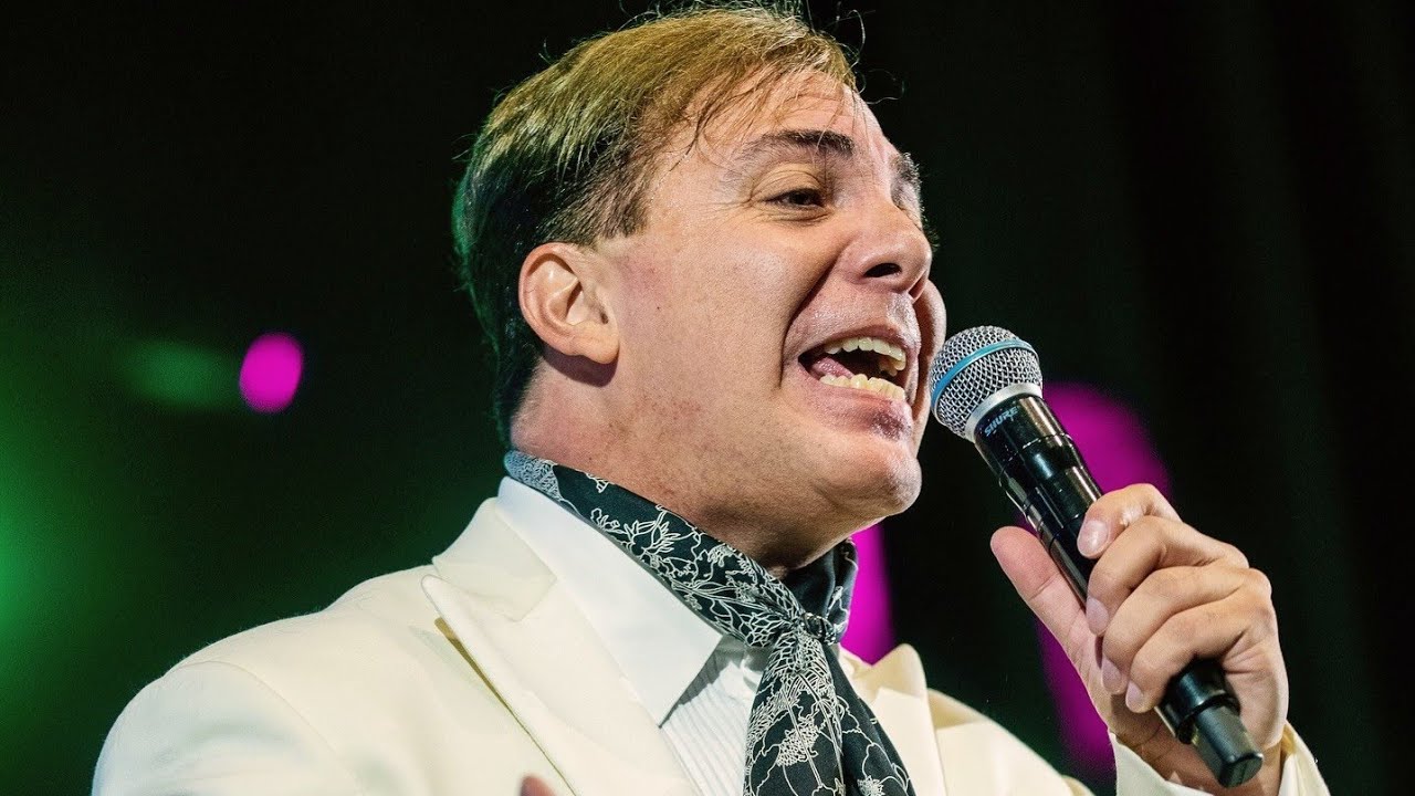 CRISTIAN CASTRO canta 