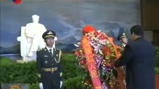 Maduro assina acordos na China e homenageia Mao
