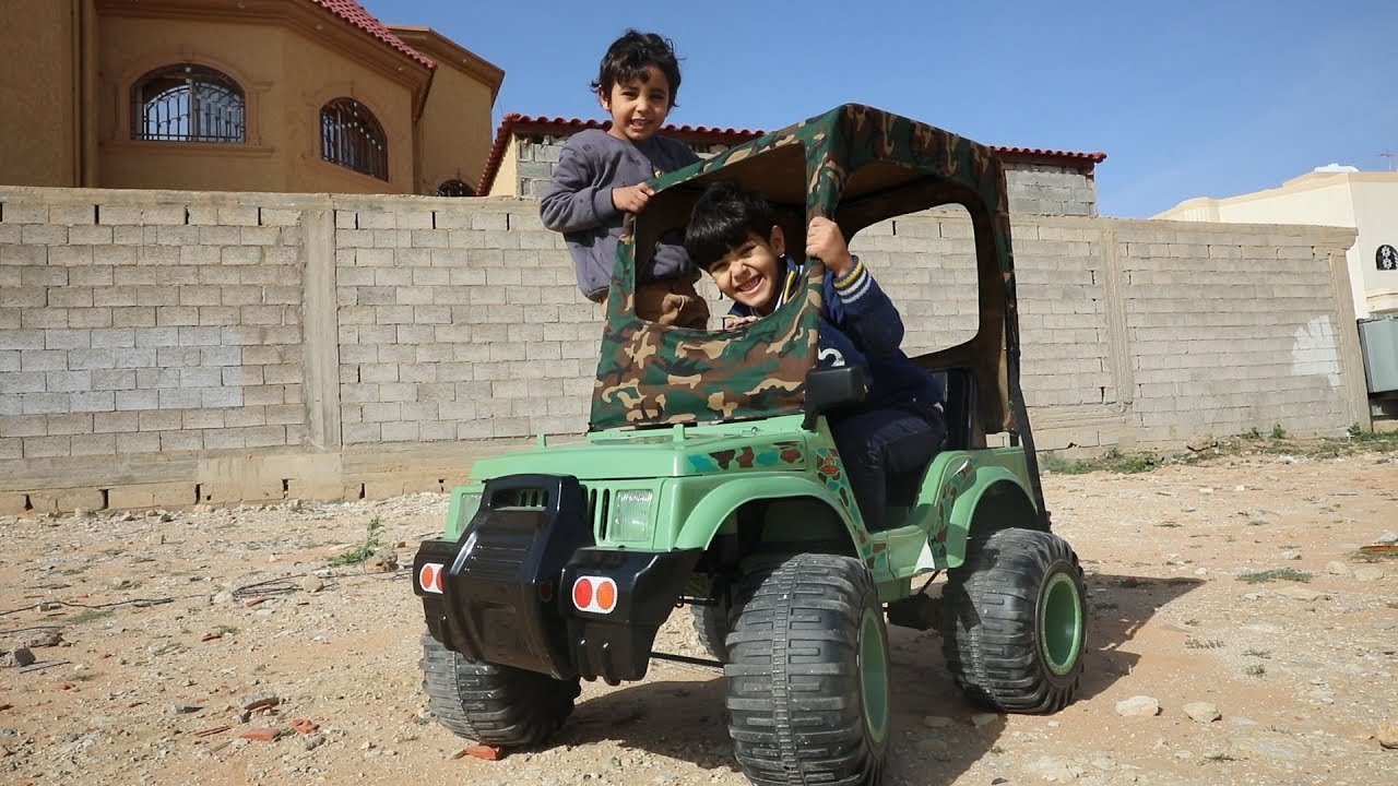 زياد يفأجا الياس في جيب السفاري