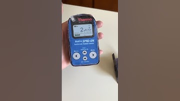 Testing the RadEye mobile app #geigercounter #bluetooth #radiation #mobilephone