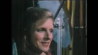 Video thumbnail of "1983? Linda McCartney talks Photography with Paula Yates on The Tube"