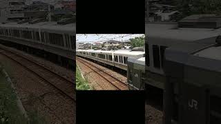 上り山崎駅発車直後の221系快速を追い抜く223系新快速 2009年