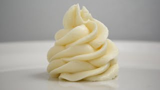 Maple buttercream | Easy & delicious fall frosting recipe