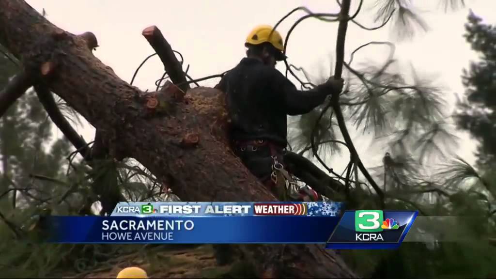 4 corners at Howe Avenue flood as rain storm passes through