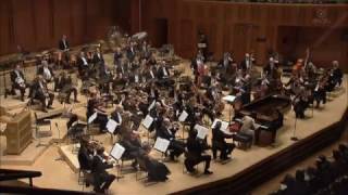 Alice Sara Ott - Grieg Piano Concerto in A minor, Op 16