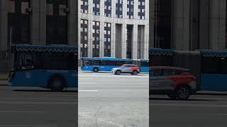 Росгвардия сопровождает автобус на Проспекте Сахарова