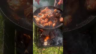 Курка на вогні 🍗🔥 #курка #наВогні #рецепт #готування #пательня #смачно #рецептинаприроді