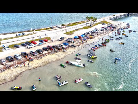 Video: Hoe oud moet je zijn om een jetski te besturen in New Jersey?