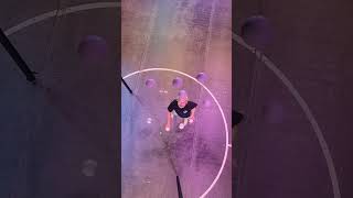 9 balls , View from top juggling virginvoyages 7fingers