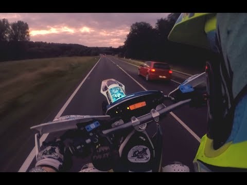 Wheelie overtaking Supermoto
