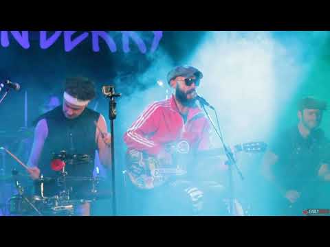 Смотреть клип Голос Омерики - Чикатилло регги (GLASTONBERRY, 27.10.2017) онлайн бесплатно в качестве Смотреть клип Голос Омерики - Чикатилло регги (GLASTONBERRY, 27.10.2017) онлайн бесплатно в качестве
