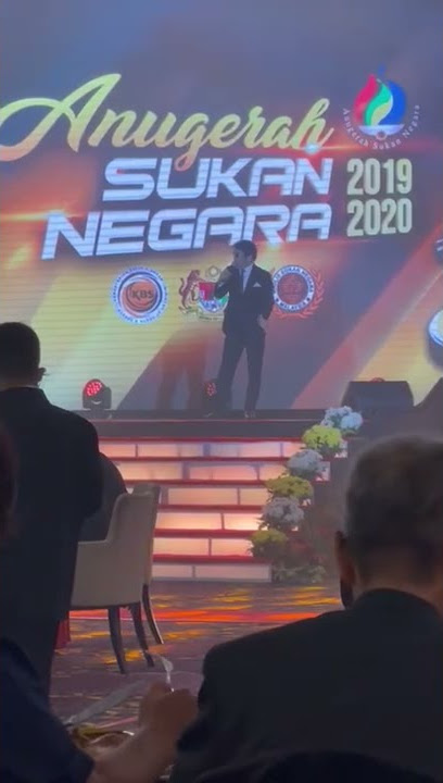 Derita cinta- Dato Jamal live anugerah sukan negara