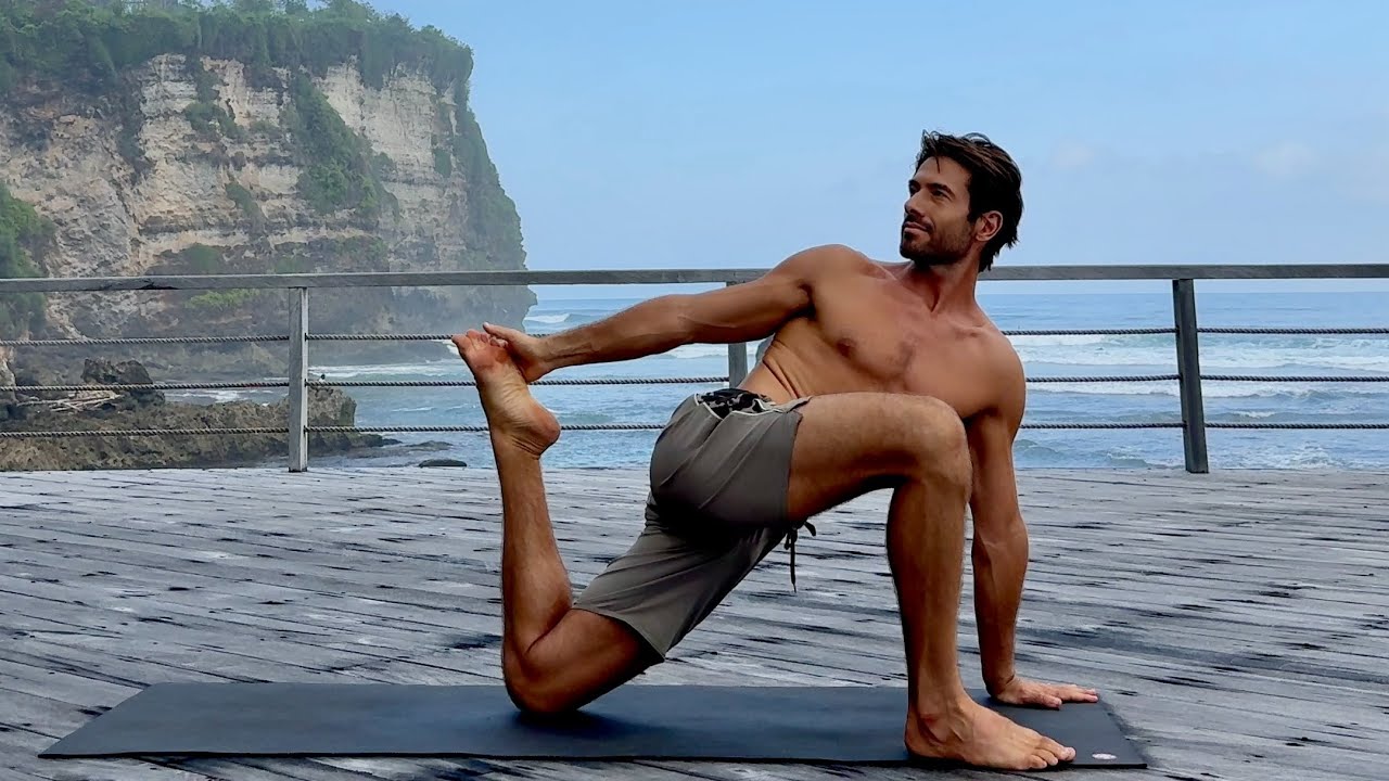 Day 30 20 min Full Body Daily Yoga Flow - YouTube