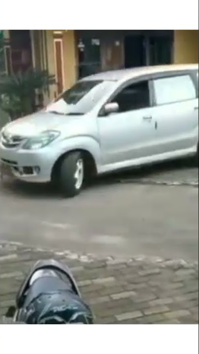 MOBIL AVANZA NGEDRIFT DI GANG SEMPIT #shorts #short #youtubeshorts #feedshorts #avanza #drift