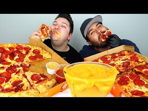 Cheesy Pizza With Cheese Sauce • MUKBANG