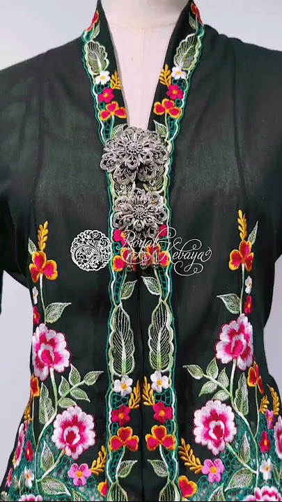 Kebaya Alwani in Black - Royal Kebaya