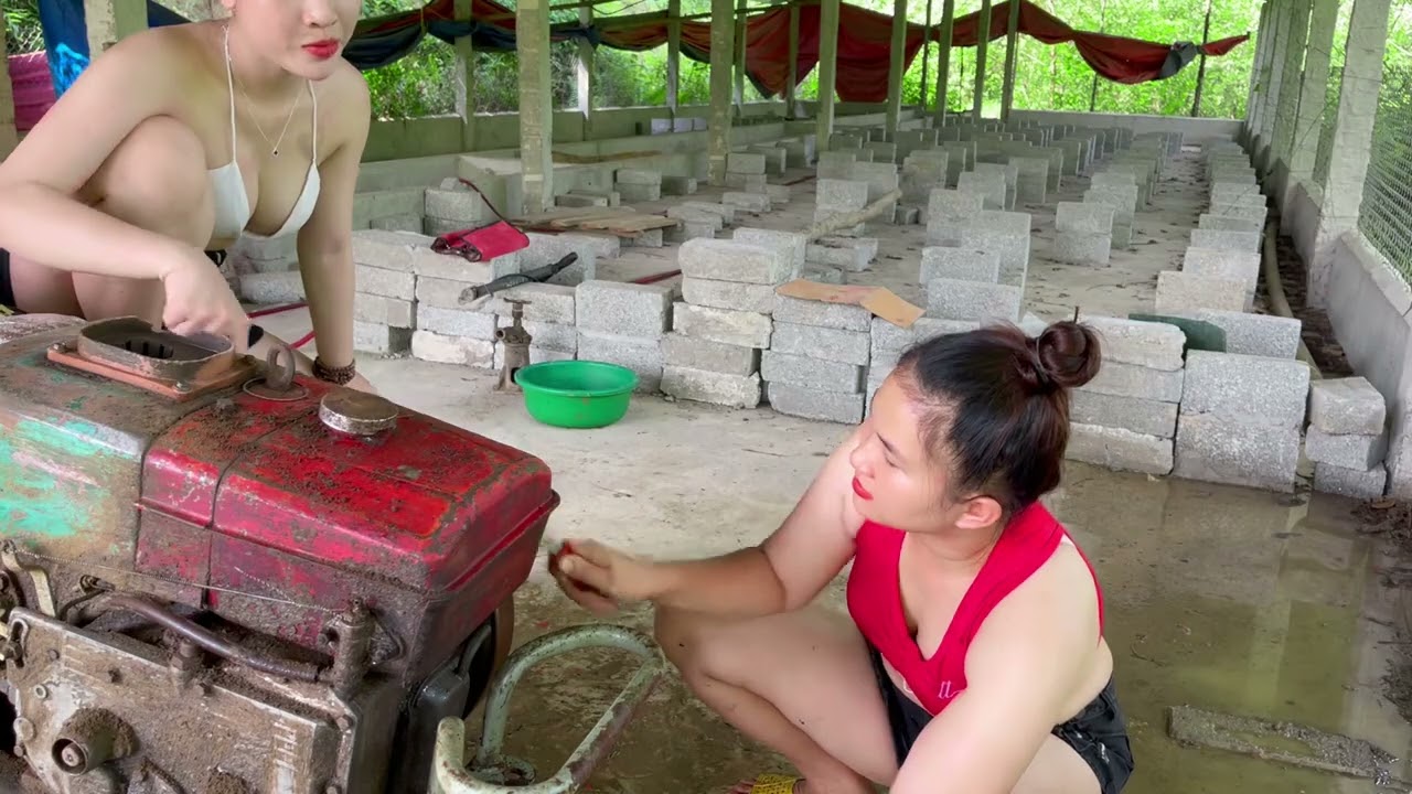 GENIUS GIRL Repair and Restore Old D8 Diesel Engine.