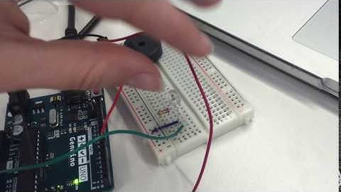 light theremin with arduino+phototransistor+piezo