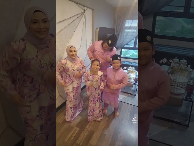 Tiktok Raya 2023 class=