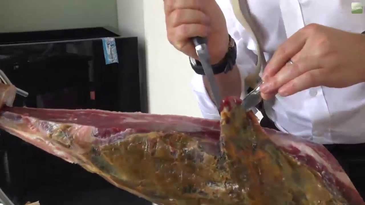 El arte de cortar el buen jamón ibérico-Cinco Jotas