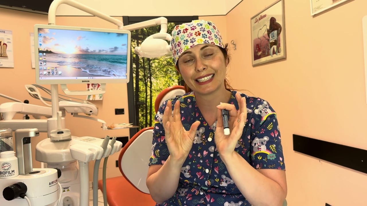 Mal di denti o gengive in vacanza? Ti spiego tutto quello che devi fare e quali prodotti comprare 