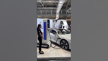 Audi e-tron GT quattro charging by robot 🤖🦾
