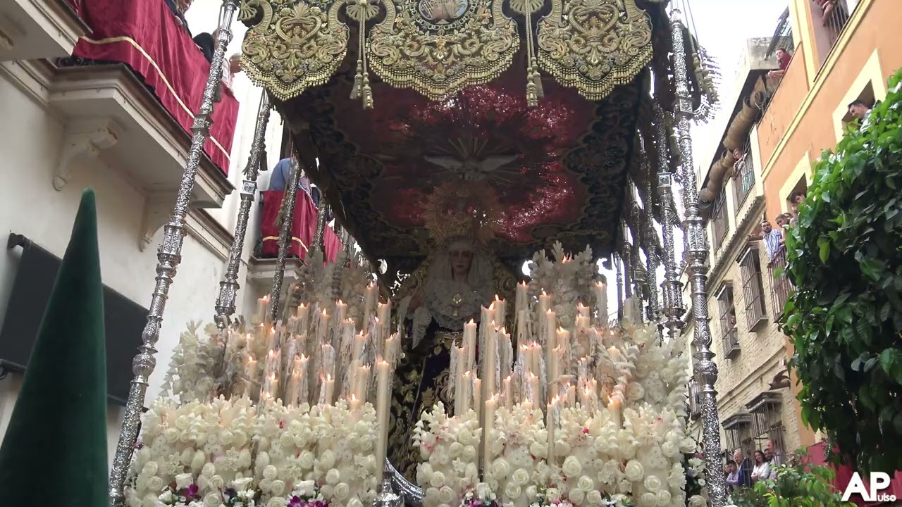 Virgen del Rocío de la Redención en la Cuesta del Bacalao con CRUZ ROJA | Semana Santa Sevilla 2023