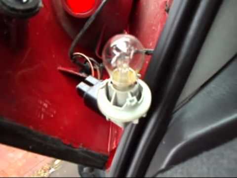 Changing brake light bulb ford ka