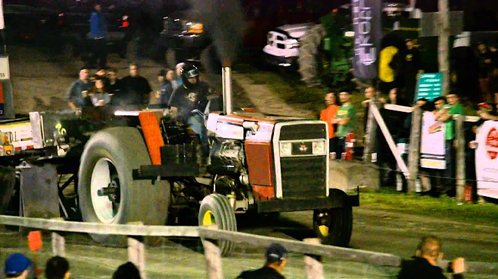 MF 2805 V8 Perkins pulling St-Bernard 2015 part1/2 Master of Puppets
